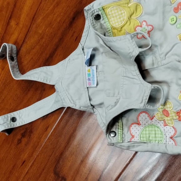 Mini Wear Cream Embroidered Daisy Butterfly & Floral Button Top Overalls - Picture 14 of 15